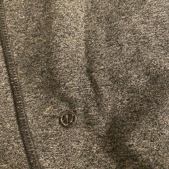 Lululemon sweatshirt gray size 6 tag removed good condition - Picture 3 of 3